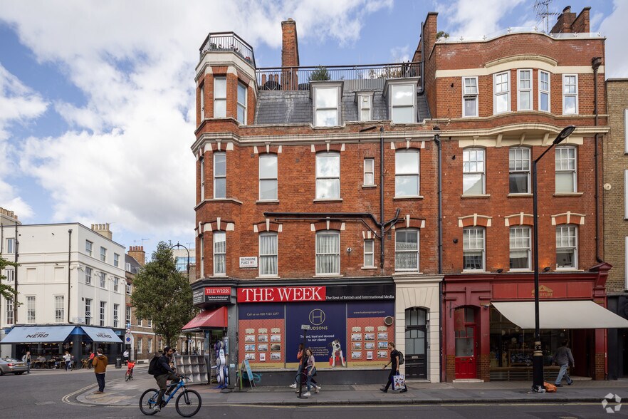 28 Rathbone Pl, Londres à louer - Photo de l’immeuble – Image 2 sur 2
