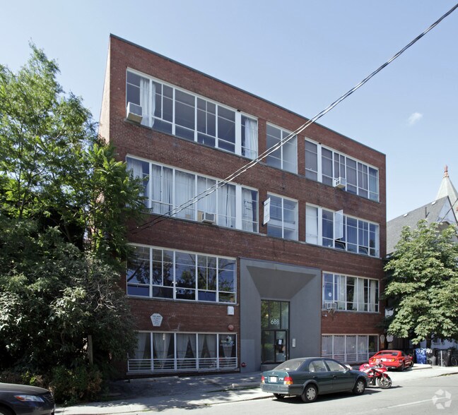 688 Richmond St W, Toronto, ON à louer - Photo principale – Image 1 sur 5