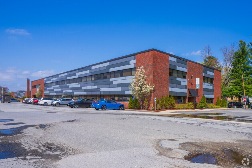 231 Sutton St, North Andover, MA à vendre - Photo de l’immeuble – Image 3 sur 5