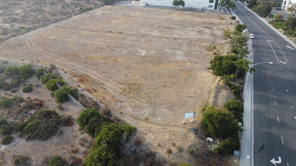 1568 Corporate Center Dr., San Diego, CA à vendre - Photo principale – Image 1 sur 9
