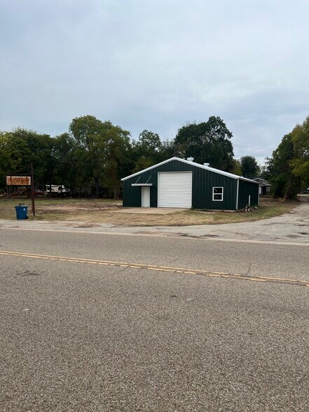 304 W Tyler St, Athens, TX à vendre - Photo de l’immeuble – Image 2 sur 5