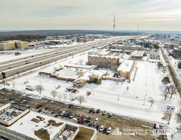 3663 Park East Dr, Beachwood, OH à vendre - Photo de l’immeuble – Image 3 sur 4