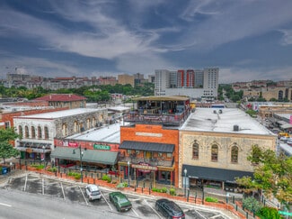 Plus de détails pour 139 E Hopkins St, San Marcos, TX - Local commercial à vendre