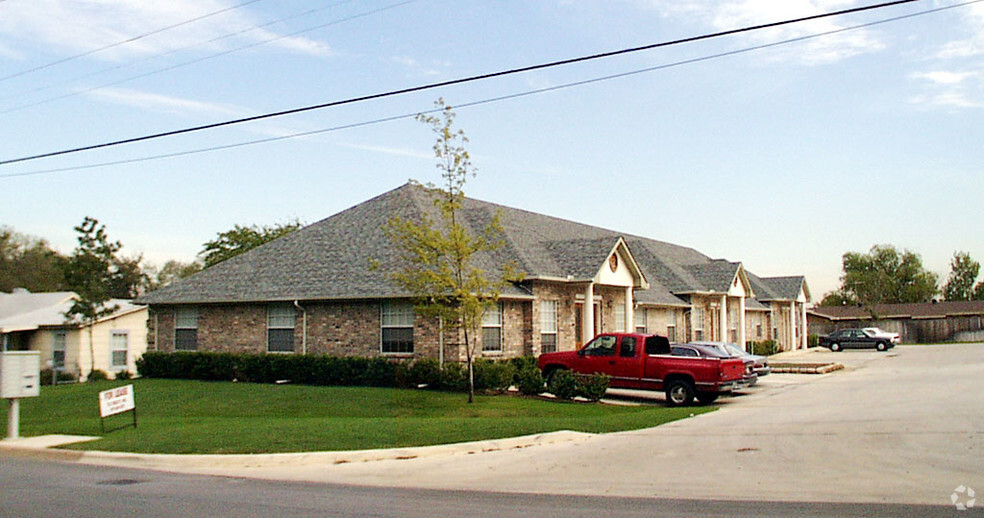 400 N Main St, Grapevine, TX à louer - Photo de l’immeuble – Image 2 sur 4