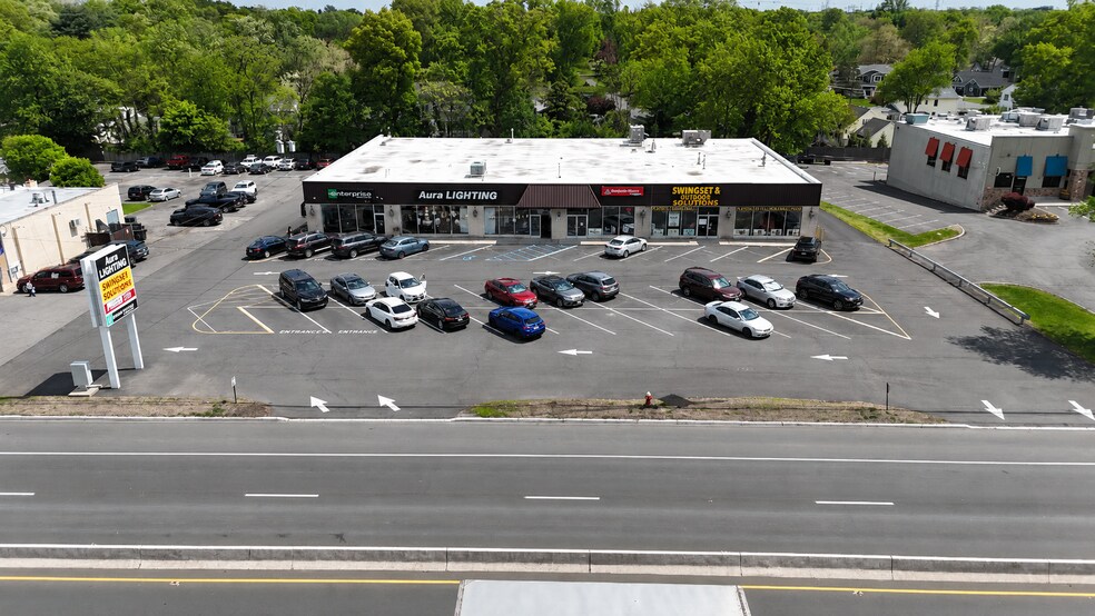 211-213 US Highway 22 E, Green Brook, NJ à louer - Photo de l’immeuble – Image 2 sur 3