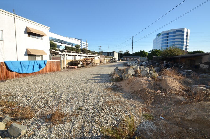 1051 W 190th St, Gardena, CA à vendre - Photo de l’immeuble – Image 2 sur 6