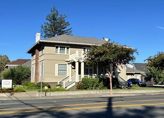 703 Jefferson St, Napa, CA à louer - Photo de l’immeuble – Image 1 sur 13