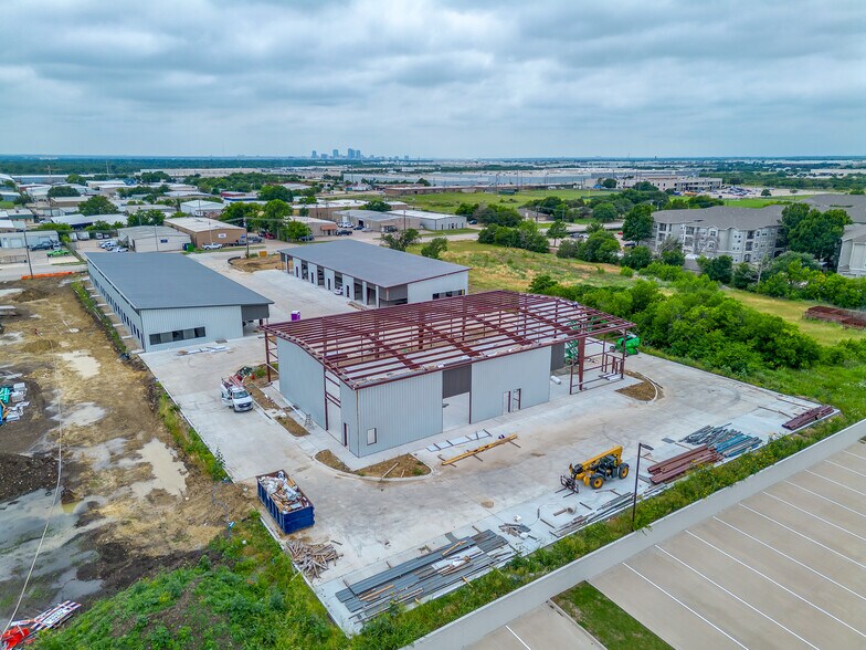 4205 Glenview Dr, Haltom City, TX à louer - Photo de l’immeuble – Image 3 sur 7