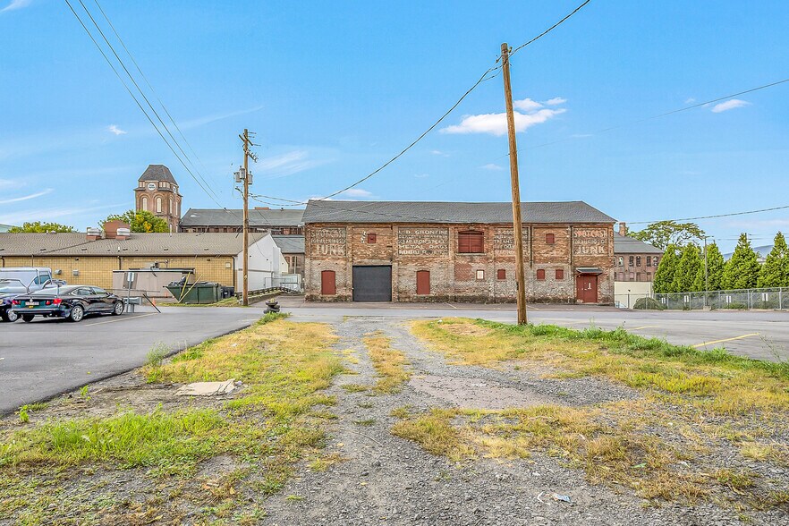 515 Wyoming Ave, Scranton, PA à vendre - Photo de l’immeuble – Image 2 sur 37