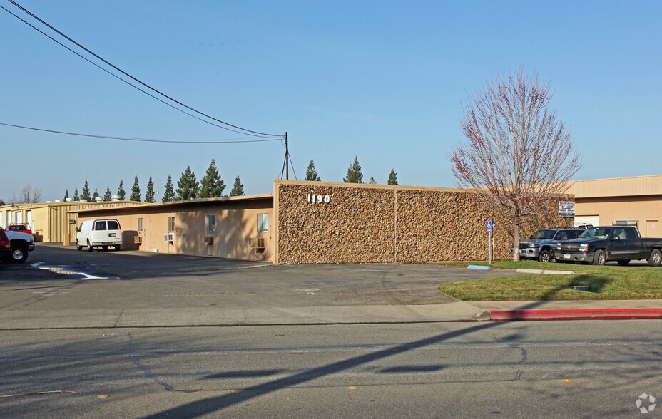 1182-1200 Market St, Yuba City, CA à louer - Photo principale – Image 1 sur 32