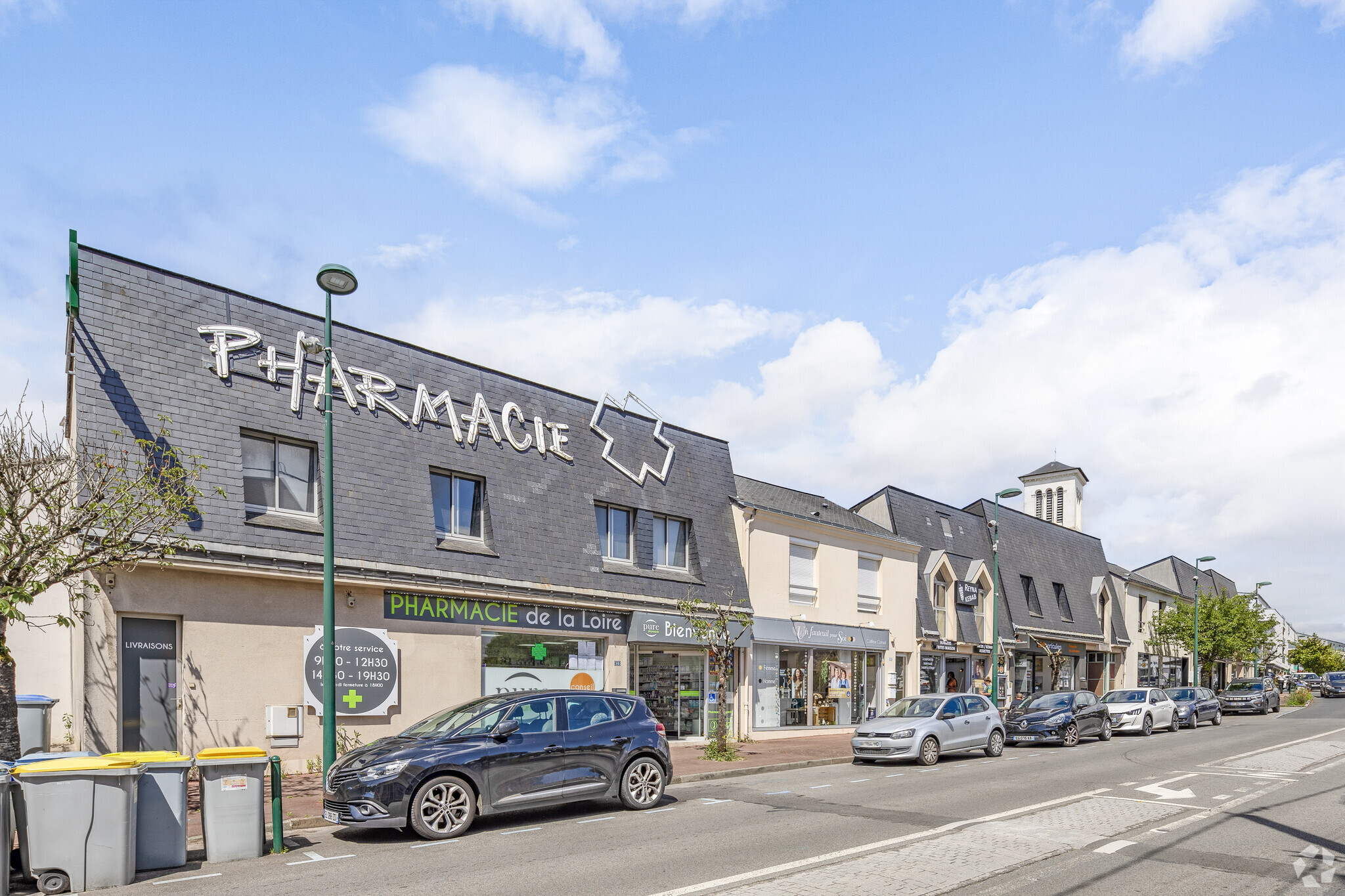 Local commercial dans Sainte-Luce-sur-Loire à vendre Photo principale– Image 1 sur 3