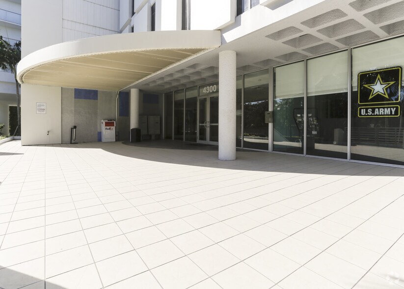 4300 Biscayne Blvd, Miami, FL à louer - Photo de l’immeuble – Image 3 sur 98