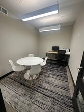 275 Lake St, Wayzata, MN à louer Photo intérieure– Image 1 sur 2