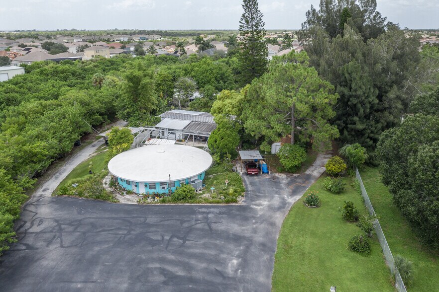 1603 W Shell Point Rd, Ruskin, FL à vendre - Photo de l’immeuble – Image 3 sur 11