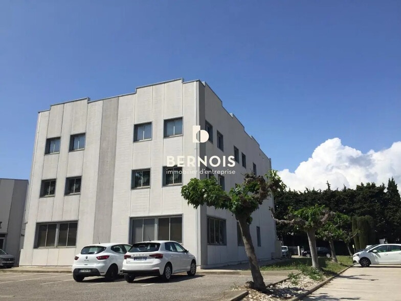 Bureau dans Six-Fours-les-Plages à louer - Photo de l’immeuble – Image 3 sur 11