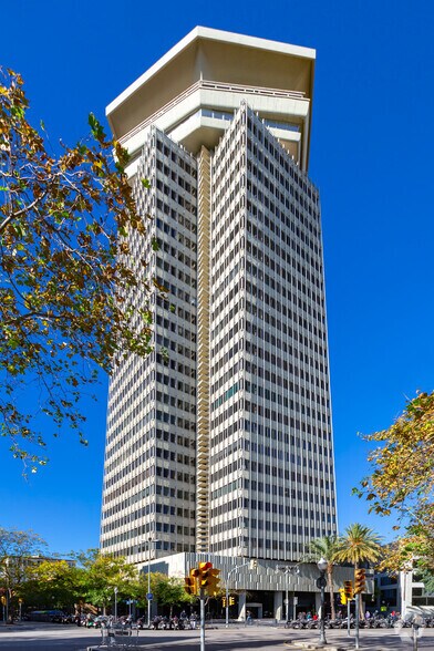 Bureau dans Barcelone, Barcelona à vendre - Photo de l’immeuble – Image 2 sur 3