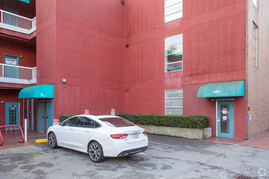 1083 Cambie St, Vancouver, BC à louer - Photo de l’immeuble – Image 3 sur 8