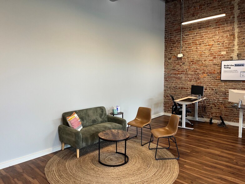 4914 Charlotte Pike, Nashville, TN à louer - Photo de l’immeuble – Image 3 sur 6