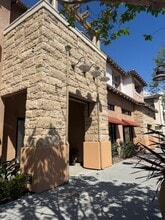 211 Village Commons Blvd, Camarillo, CA à louer Photo intérieure– Image 2 sur 11