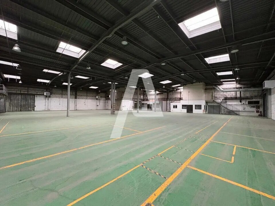 Local d’activités dans Palaiseau à louer Photo de l’immeuble– Image 1 sur 12