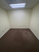 Bureaux/Médical dans Palm Harbor, FL à louer Photo intérieure– Image 1 sur 4