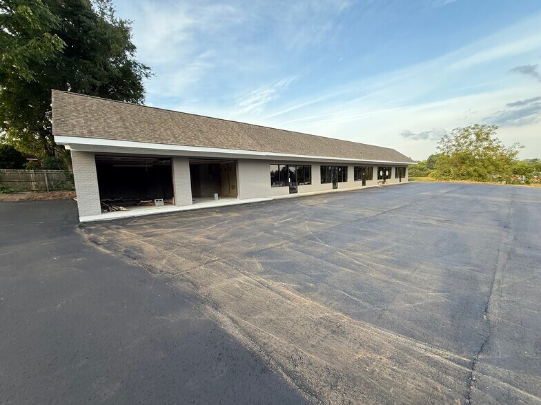320 E King St, King, NC à louer - Photo de l’immeuble – Image 1 sur 6