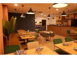 Plus de détails pour Local commercial à louer