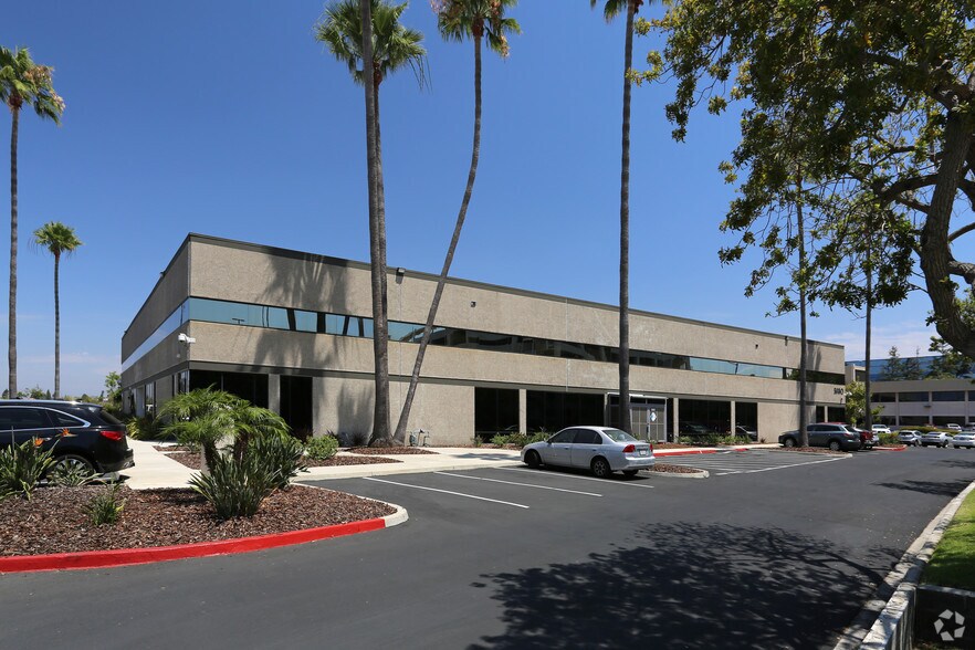5880 Pacific Center Blvd, San Diego, CA à louer - Photo principale – Image 1 sur 3