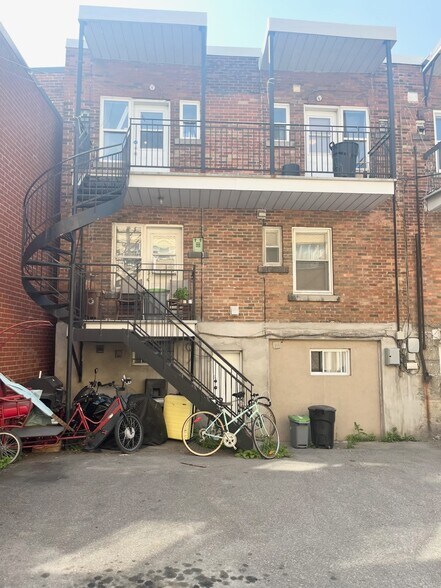 2710 Rue Sherbrooke E, Montréal, QC à vendre - Photo de l’immeuble – Image 3 sur 18