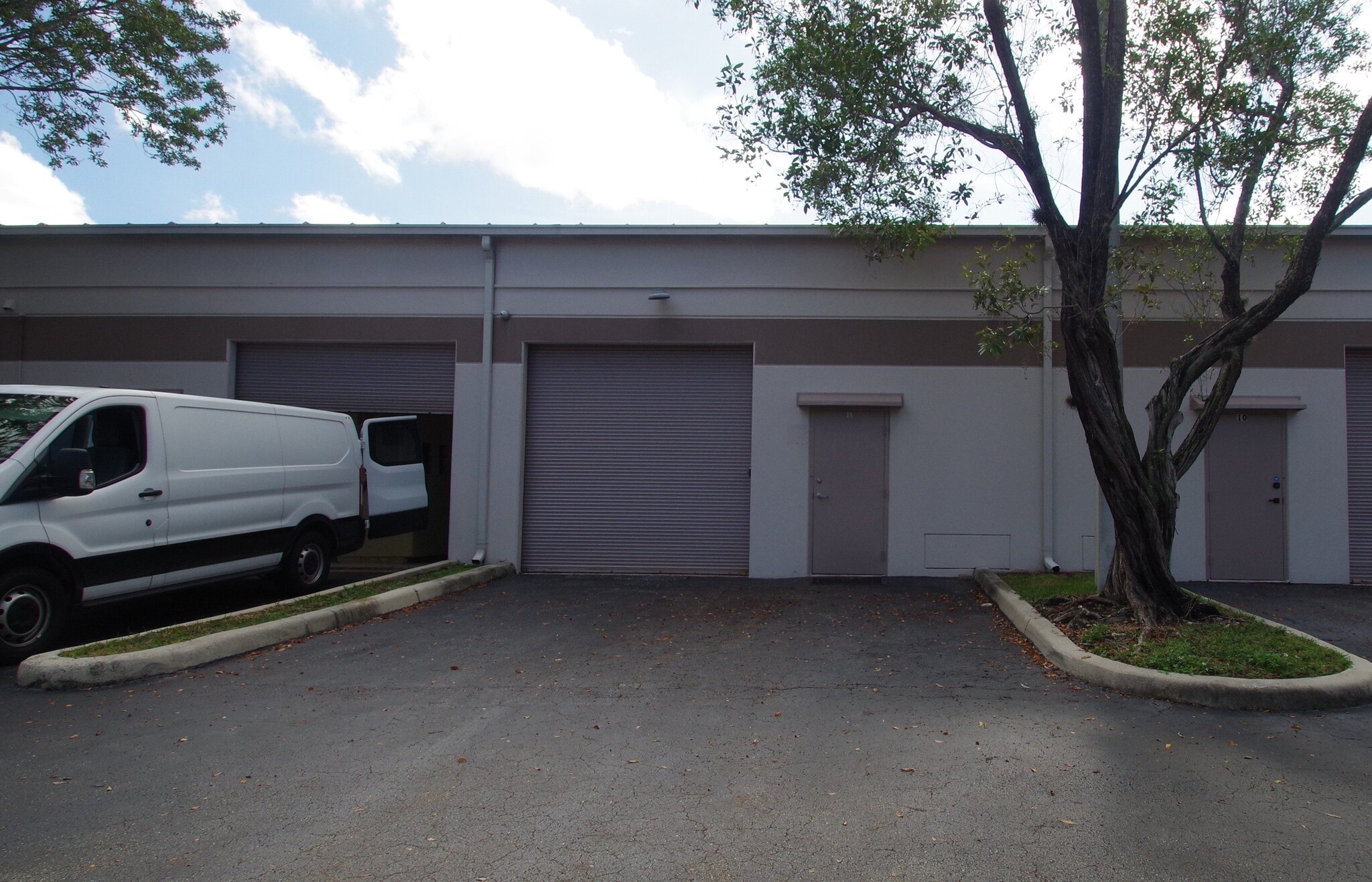 1525 NW 3rd St, Deerfield Beach, FL à louer Photo de l’immeuble– Image 1 sur 13