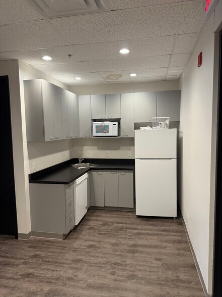 4969-4995 Rue Lévy, Montréal, QC à louer - Photo intérieure – Image 3 sur 7