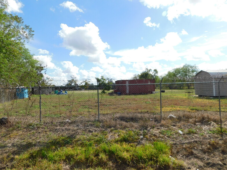 9800 Hirsch Rd, Houston, TX à vendre - Photo de l’immeuble – Image 3 sur 8