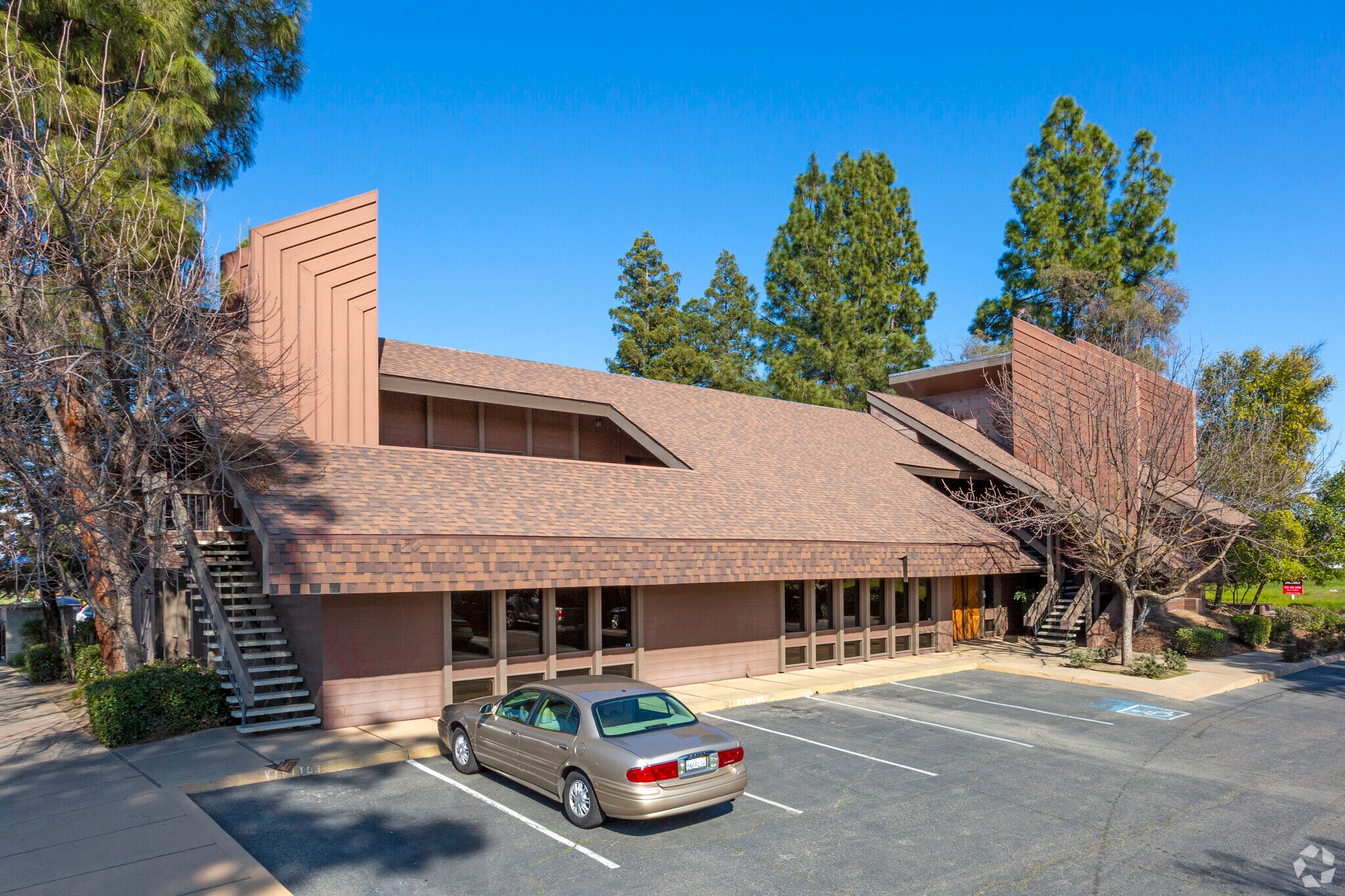 2307 N Fine Ave, Fresno, CA à vendre Photo principale– Image 1 sur 4