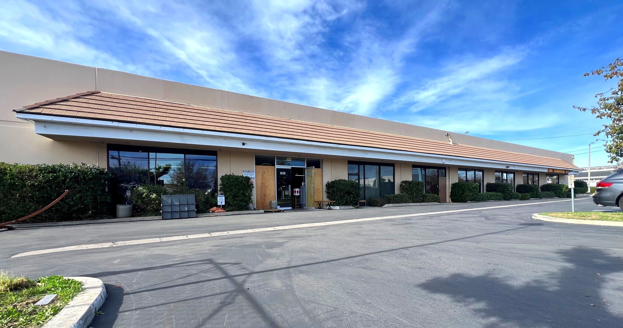 7939-7947 Canoga Ave, Canoga Park, CA à louer Photo intérieure– Image 1 sur 1