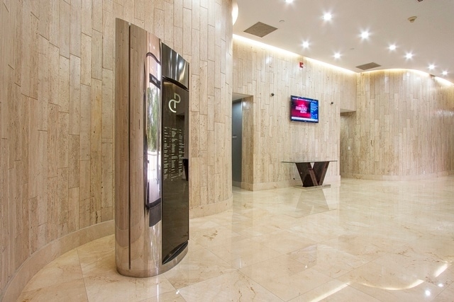 1900 Glades Rd, Boca Raton, FL à louer Photo principale– Image 1 sur 3