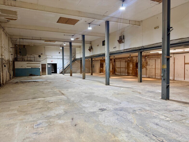 1010 N Chester St, Baltimore, MD à louer - Photo de l’immeuble – Image 2 sur 12