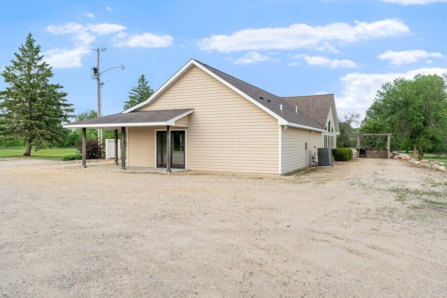 3700 11th Pl NE, Austin, MN à vendre - Photo de l’immeuble – Image 3 sur 53