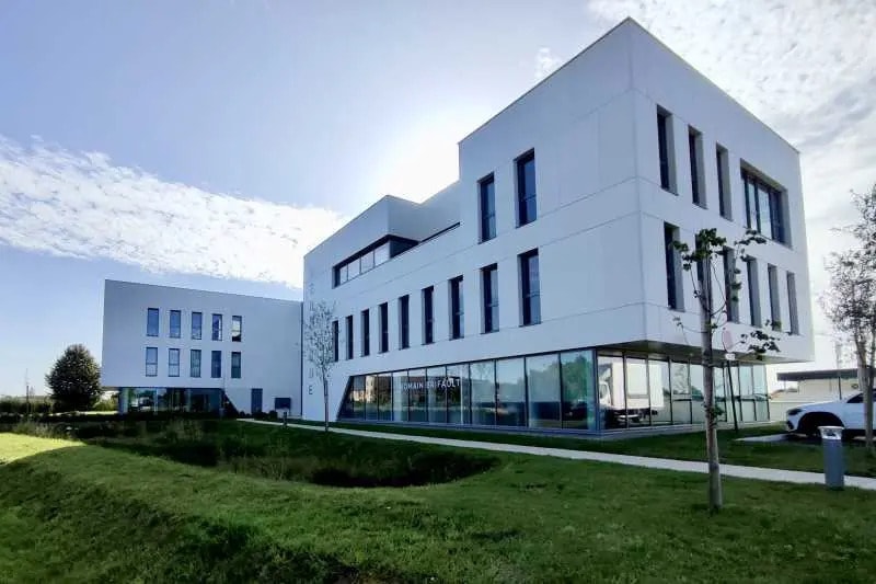 Bureau dans Saint-Martin-du-Vivier à louer - Photo de l’immeuble – Image 1 sur 11