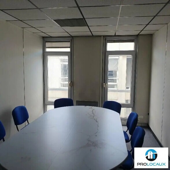 Bureau dans Saint-Martin-le-Vinoux à louer - Photo de l’immeuble – Image 3 sur 8