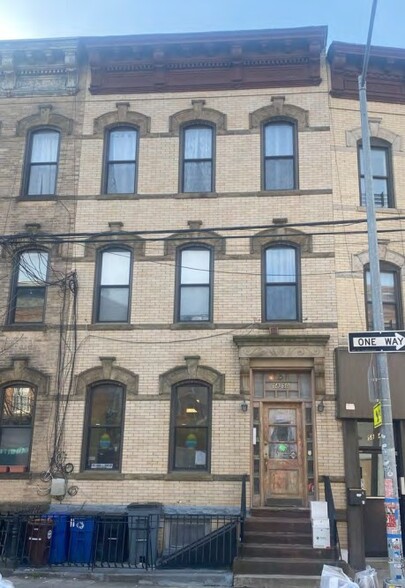 5848-5850 Catalpa Ave, Ridgewood, NY à vendre - Photo de l’immeuble – Image 2 sur 10