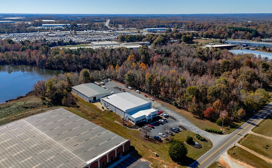 929 Berry Shoals Rd, Duncan, SC à vendre - Photo de l’immeuble – Image 2 sur 8