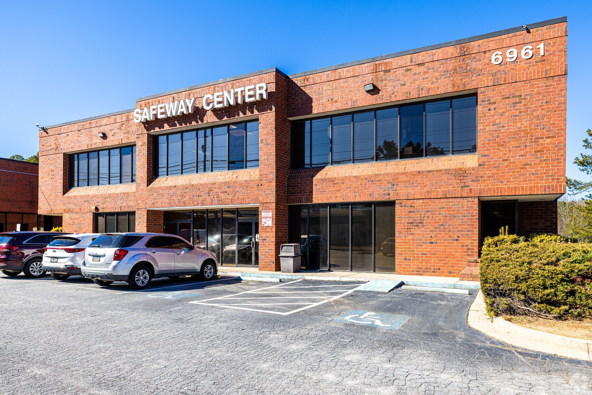 6961 Peachtree Industrial Blvd, Peachtree Corners, GA à louer Photo principale– Image 1 sur 3