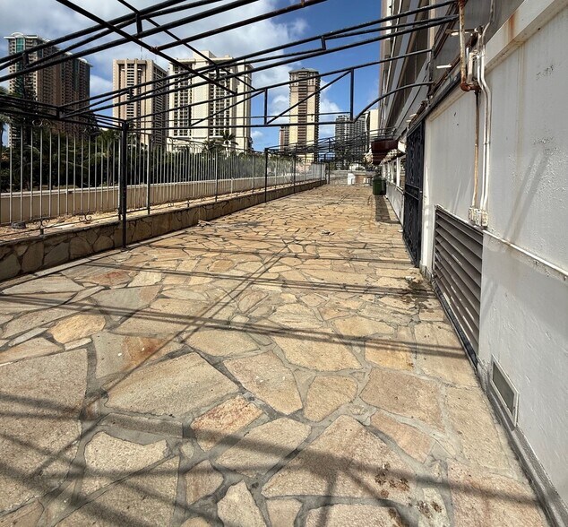 1920 Ala Moana Blvd, Honolulu, HI à louer - Photo de l’immeuble – Image 3 sur 8