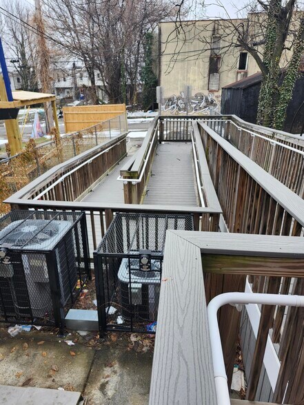 1843 W Lexington St, Baltimore, MD à louer - Photo de l’immeuble – Image 3 sur 10