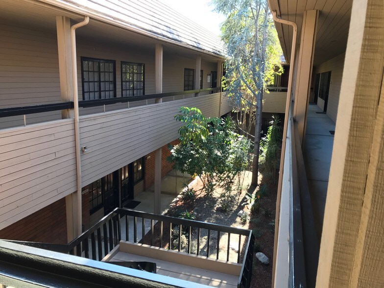 30101 Town Center Dr, Laguna Niguel, CA à louer - Photo de l’immeuble – Image 3 sur 20