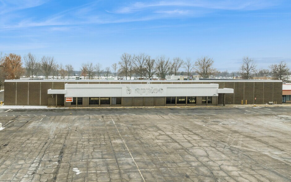 3311 Oberlin Ave, Lorain, OH à louer - Photo de l’immeuble – Image 2 sur 5