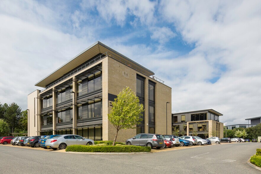 1 Seebeck Pl, Milton Keynes à louer - Photo de l’immeuble – Image 1 sur 2