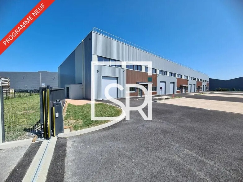 Industriel/Logistique dans COURNON-D'AUVERGNE à louer - Photo de l’immeuble – Image 2 sur 8