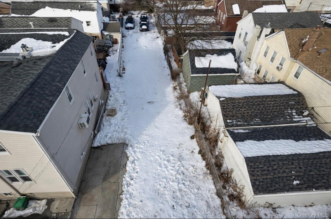 122-35 Sutter Ave, South Ozone Park, South Ozone Park, NY à vendre Photo principale– Image 1 sur 3