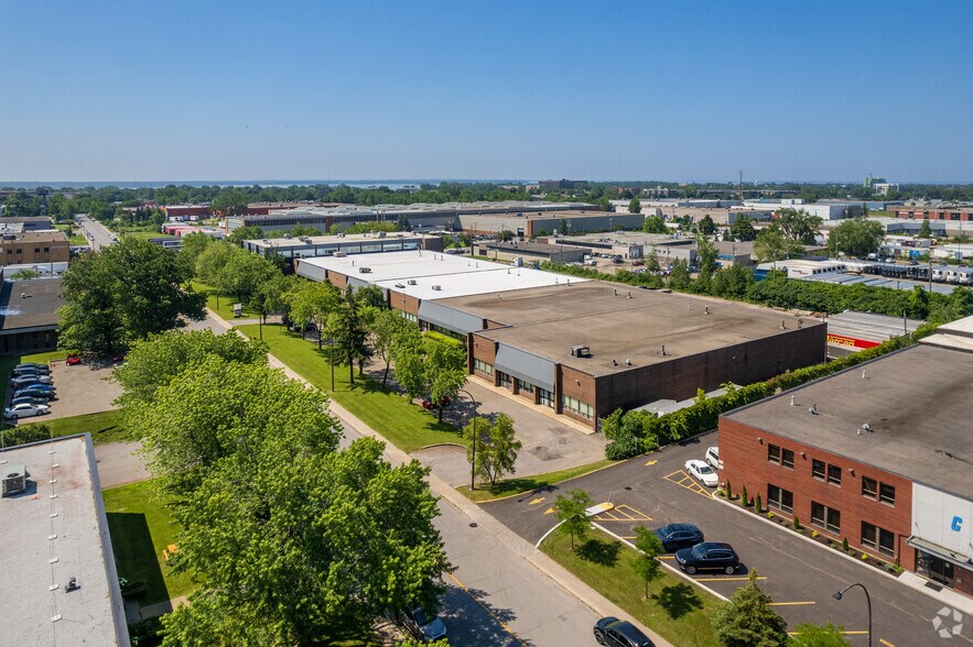 5000 St Fairway, Montréal, QC à louer - Aérien – Image 2 sur 6